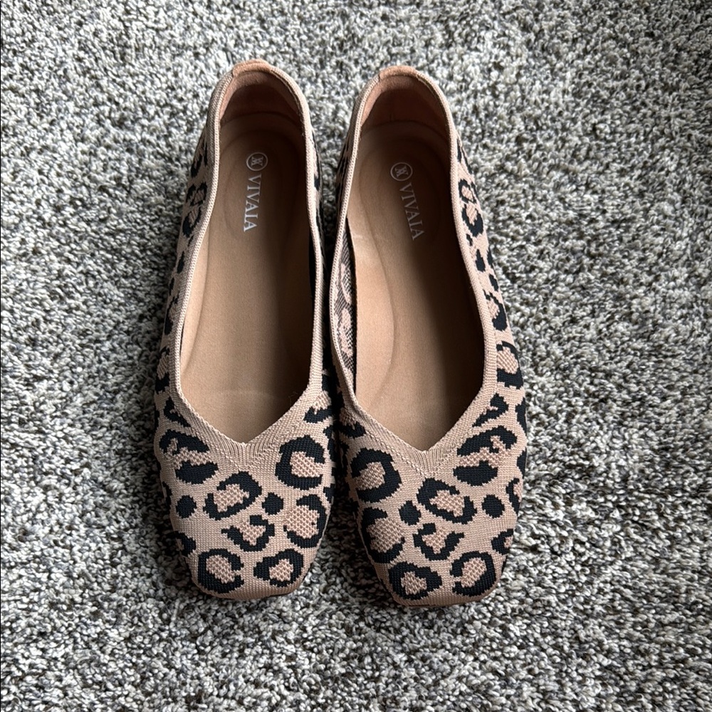 Tan and Black Leopard Print Flats Versatile Slip-On Shoes size EU 38/US 7.5